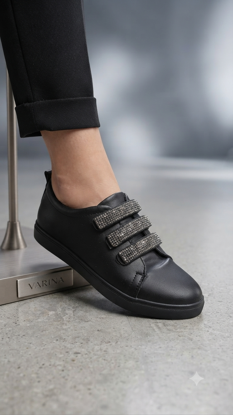 Taş Detaylı Lastikli Özel Numara Siyah Kadın Sneaker Ayakkabı