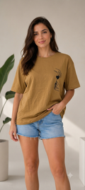 Ürün İsmi: Minimalist Kalp Detaylı Hardal Oversize Tişört